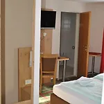 招待所 卡姆本万迪贝尔瑙宾馆 基姆湖畔贝尔瑙